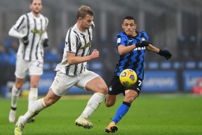 包含国际比赛日广州队止住颓势——意大利杯节点到来；态度坚定；训练强度明显提升的词条