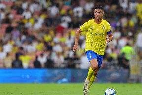 C罗在拜仁比赛中挺进下一轮，战术调整引发热议！的简单介绍